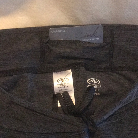 Athletic Works Women’s Active Color-blocked Fitness Capri Grey L (12-14) NWT - Picture 3 of 3